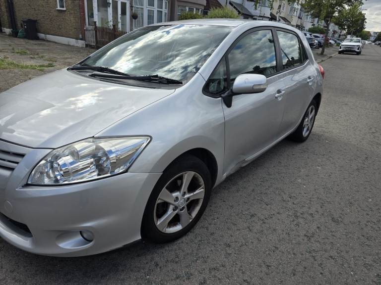 2010 Small Car Toyota Auris 1.3 NOT yaris,polo,micra,fiesta,clio,206,corsa