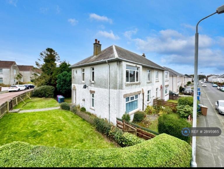 2 bedroom flat in Kelvin Street, Largs, KA30 (2 bed) (#2895985)