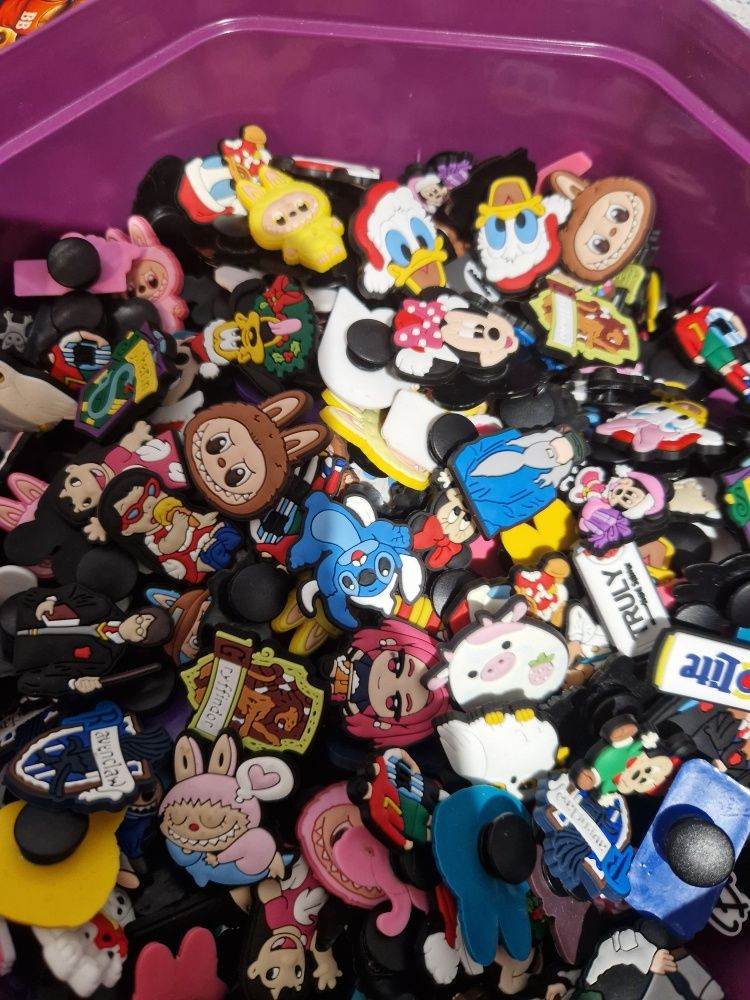 WHOLESALE JOB LOT - 3,600+ Mixed Novelty Shoe Charms - Clearance