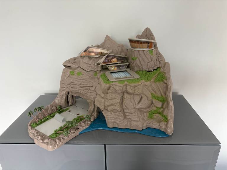 Thunderbirds Interactive Tracy Island Playset – Good Condition