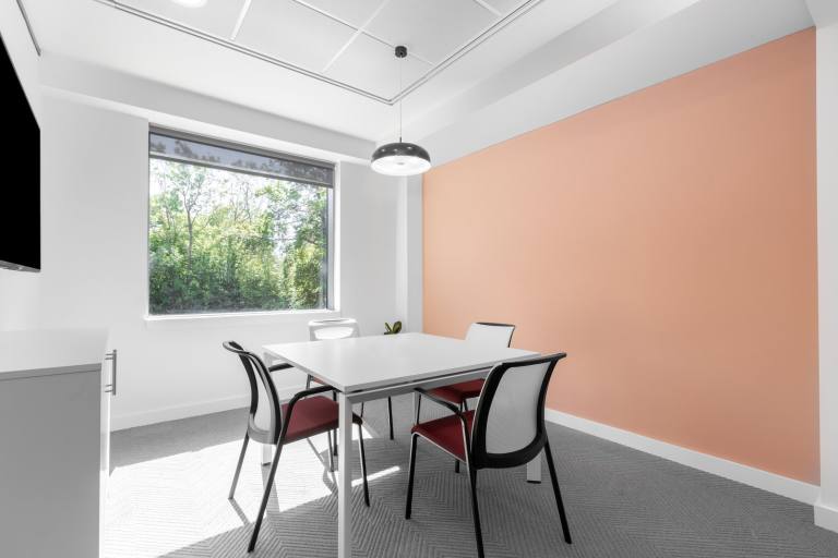 Maidenhead - SL6 4BY \ Private Office for 1 Person Available Now