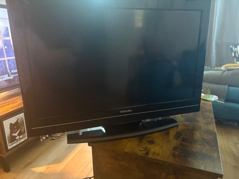 Toshiba 32’ TV