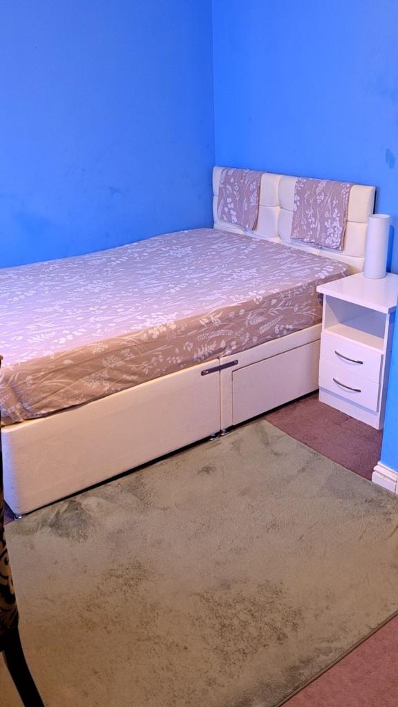 furnished double room to rent £700 