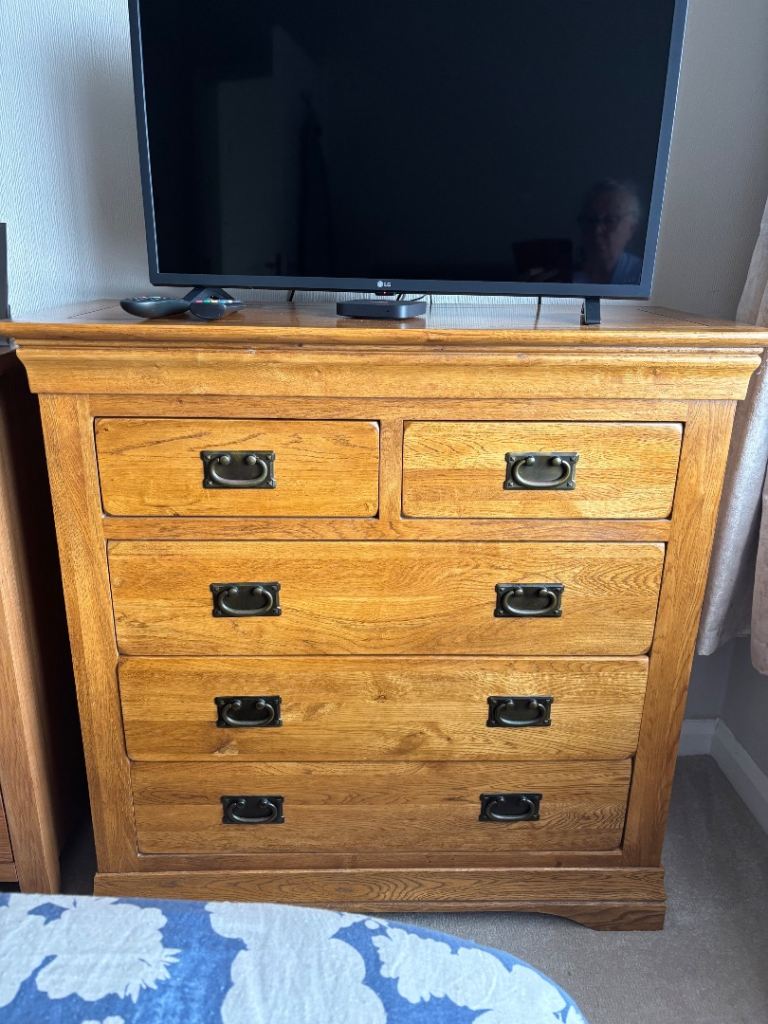 Solid Oak Chest of Drawers - Good Condition