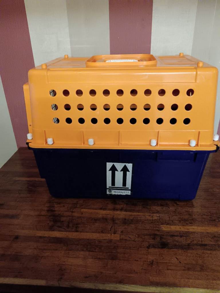 Pet carrier 