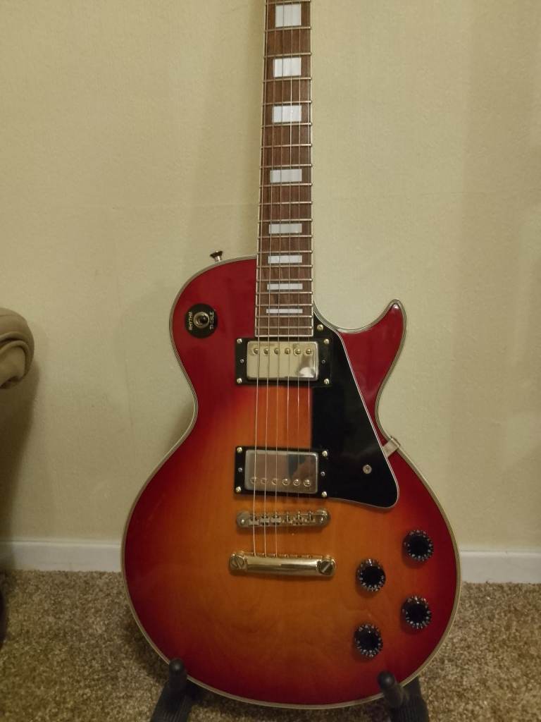 Tanglewood LP MIK and Hard Case.