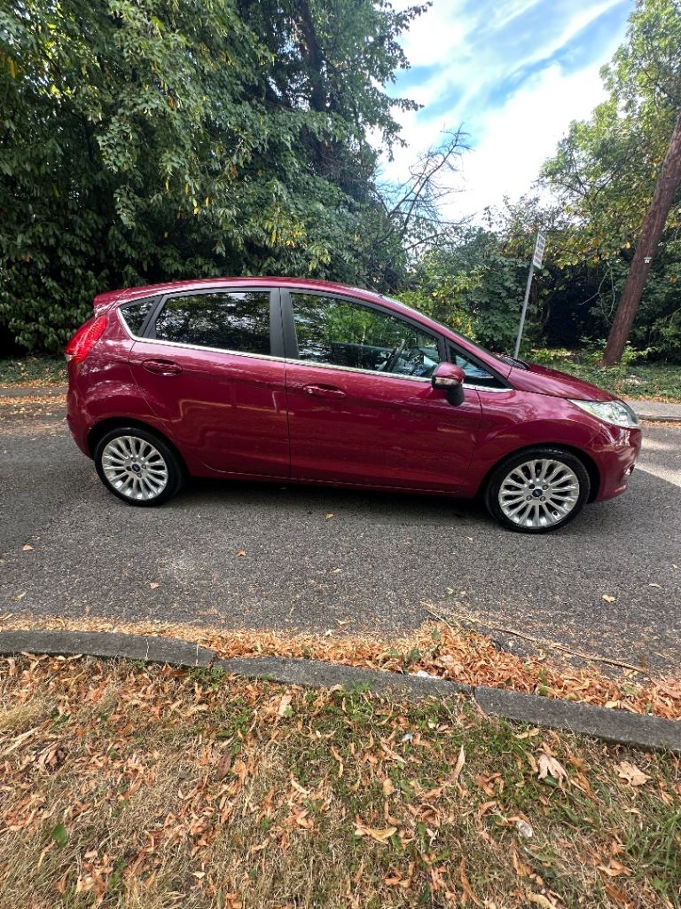 Ford, FIESTA, Hatchback, 2011, Manual, 1388 (cc), 5 doors