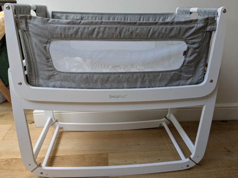 SnuzPod3 3 in 1 Bedside Crib - White & Grey