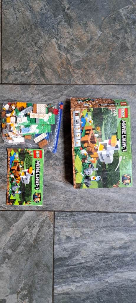 LEGO Minecraft The Chicken Coop Set 21140