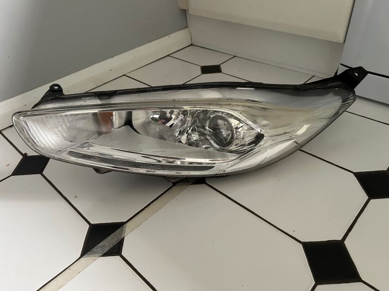 Ford Fiesta 7.5 2013-2017 Near Side DRL Headlight 