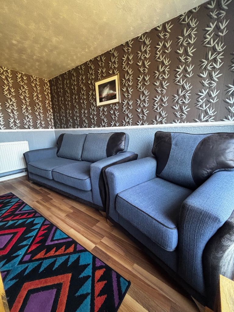 Sofa & chair 