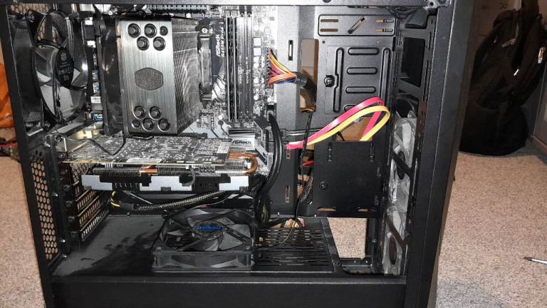 Gaming PC - Ryzen 5 2600X + GTX 1060 6GB + 16 GB DDR4 RAM