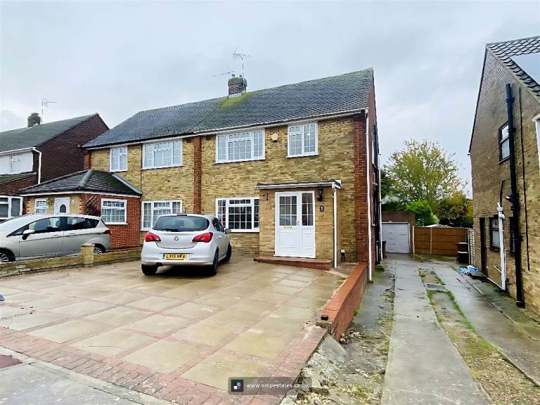 Spacious 4 Bedroom House | Yantlet Drive, Rochester