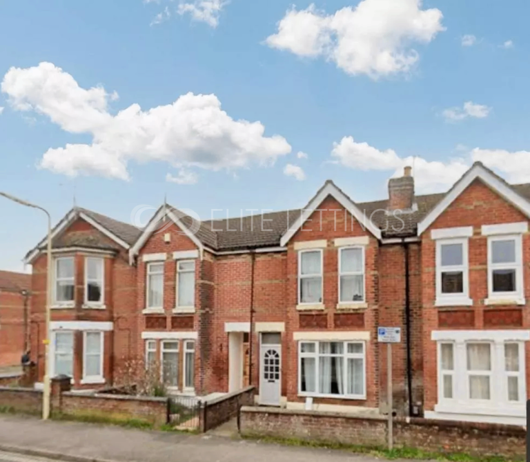 Double room to rent in Eastleigh
