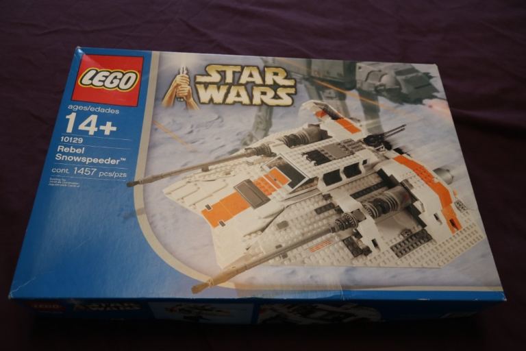 LEGO 10129 Star Wars Ultimate Collector Series (UCS) Rebel Snowspeeder (original version)