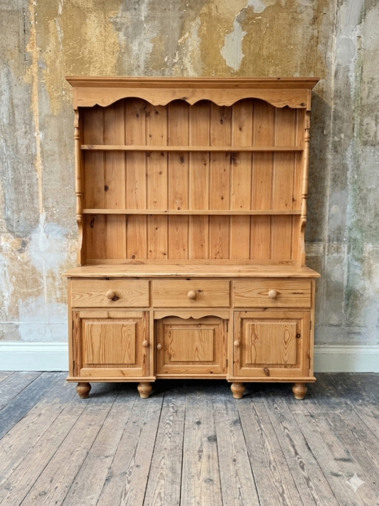 Large Vintage Farmhouse Pine Welsh Dresser / Kitchen Cabinet Sideboard 🚚