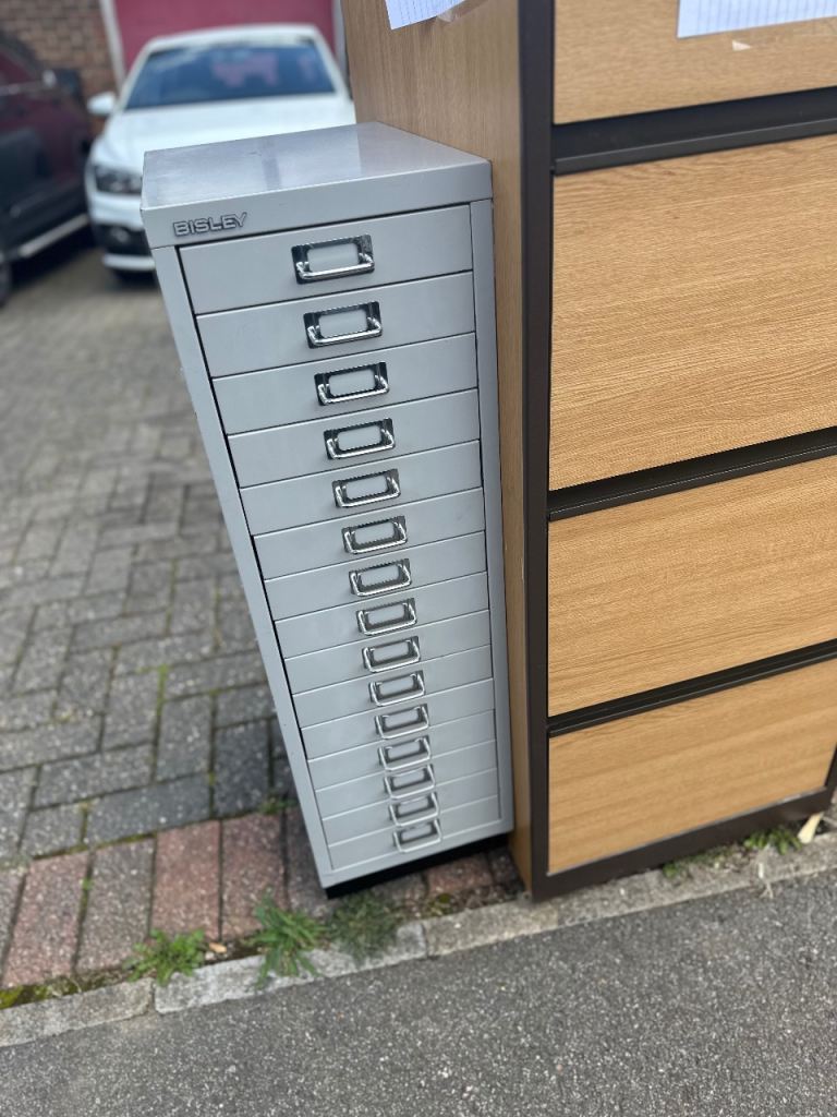 FREE CABINETS OUTSIDE READY TO COLLECT 