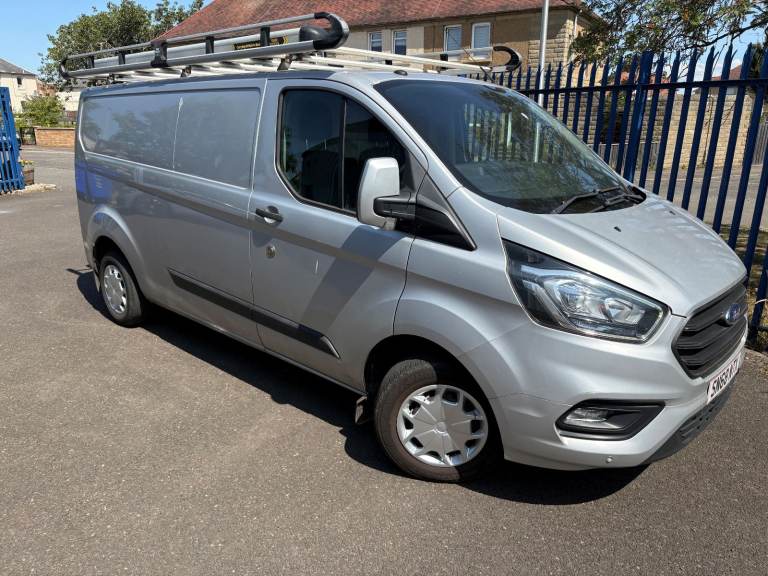 Ford, TRANSIT CUSTOM, 300 L2H1 Panel Van, 2018, Manual, 1996 (cc)