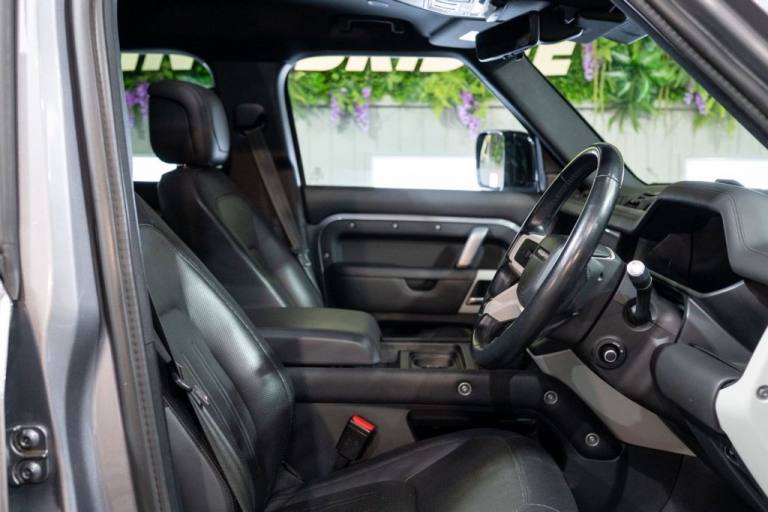 2021 Land Rover Defender 3.0 D300 MHEV X-Dynamic HSE SUV 5dr Diesel Auto 4WD Euro 6 (s/s) (300 ps...