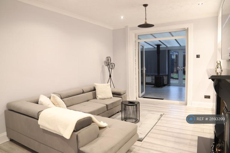 3 bedroom house in Argyle Avenue, Manchester, M28 (3 bed) (#2893399)