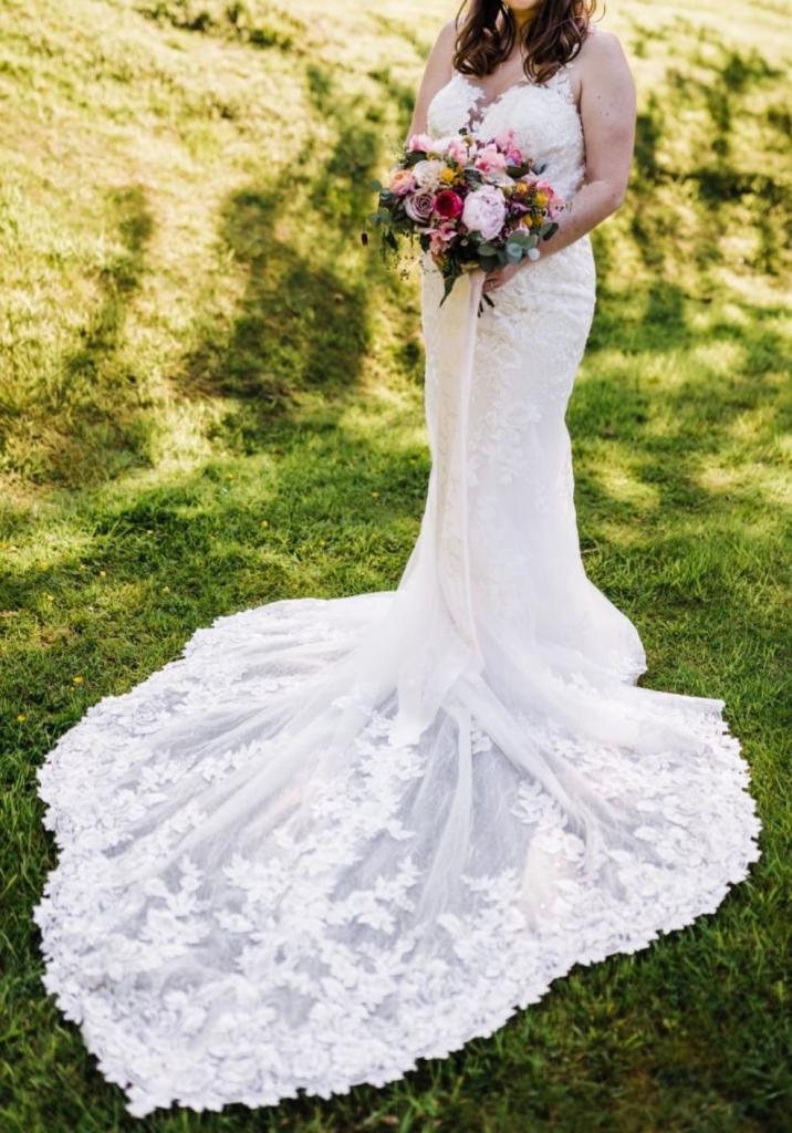 Ivory Wedding dress by designer Sophia Tolli fit and flare size 12