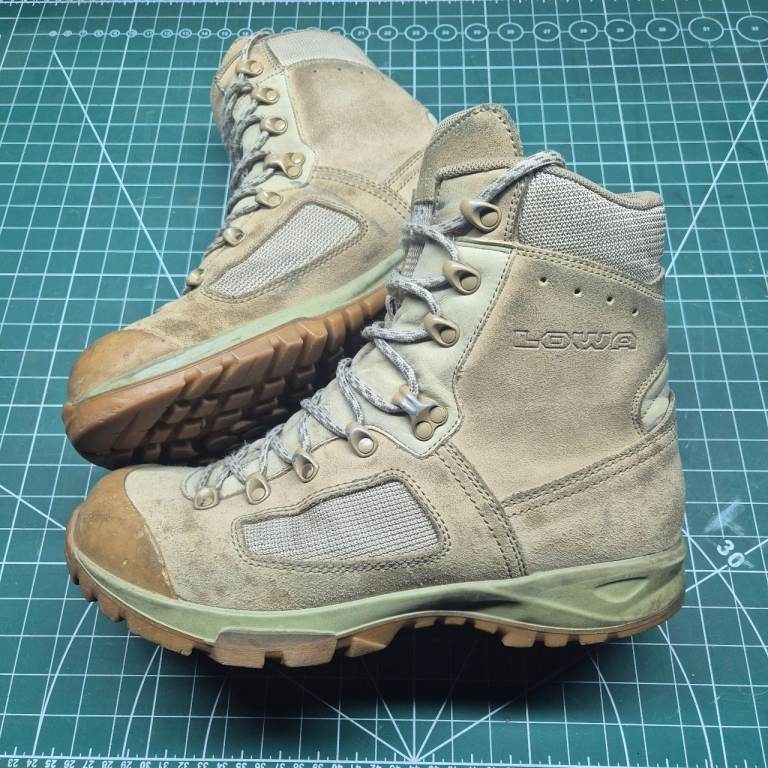 Lowa Elite desert boots size 10