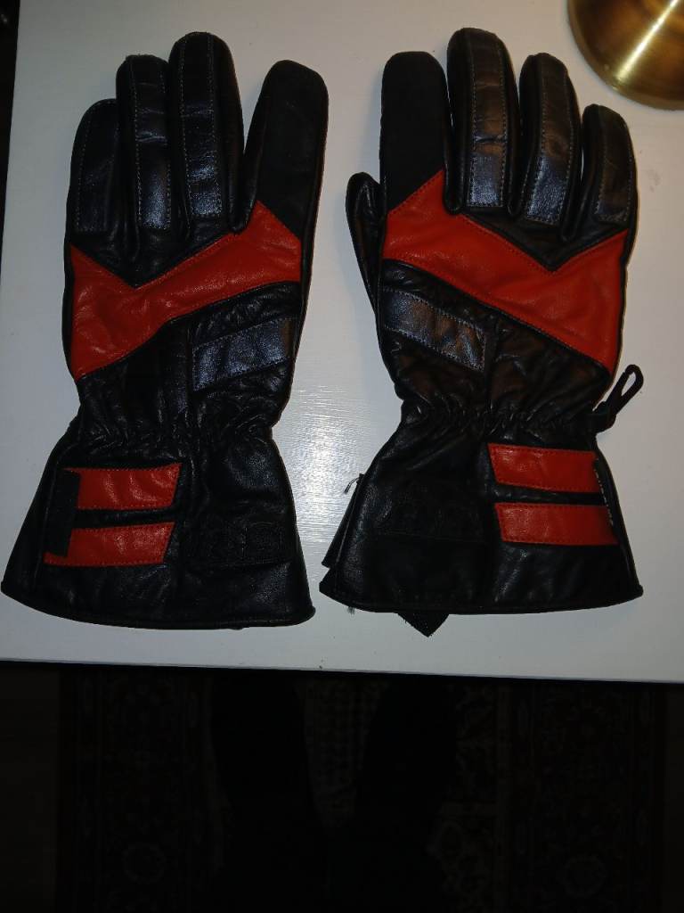 Motorcycle gloves 