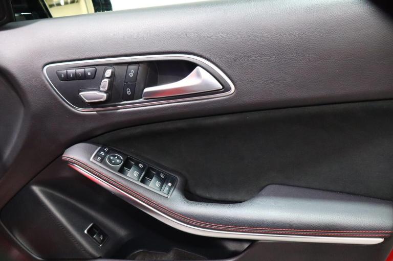 MERCEDES-BENZ GLA CLASS 2.1 GLA220d AMG Line (Premium Plus) 7G-DCT 4MATIC Euro