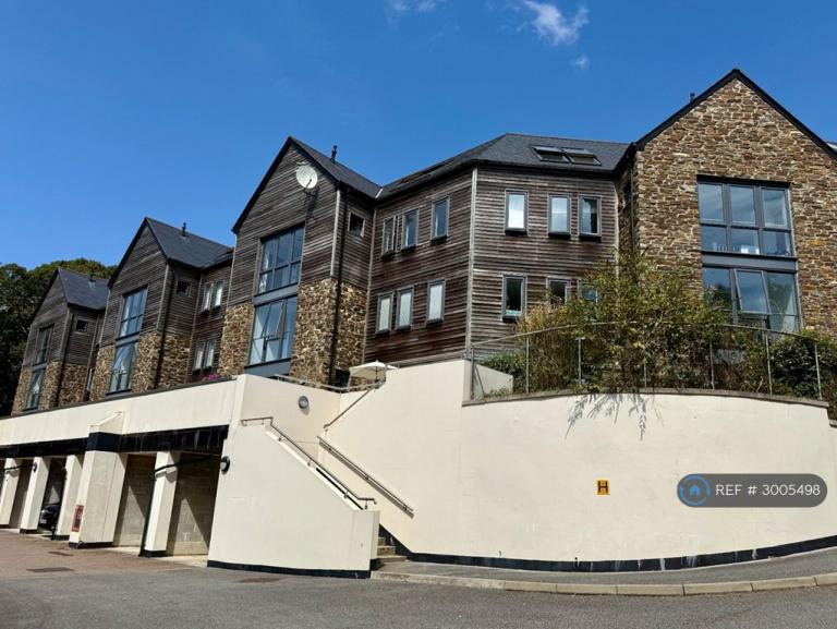 2 bedroom flat in Boscawen Woods, Truro, TR1 (2 bed) (#3005498)