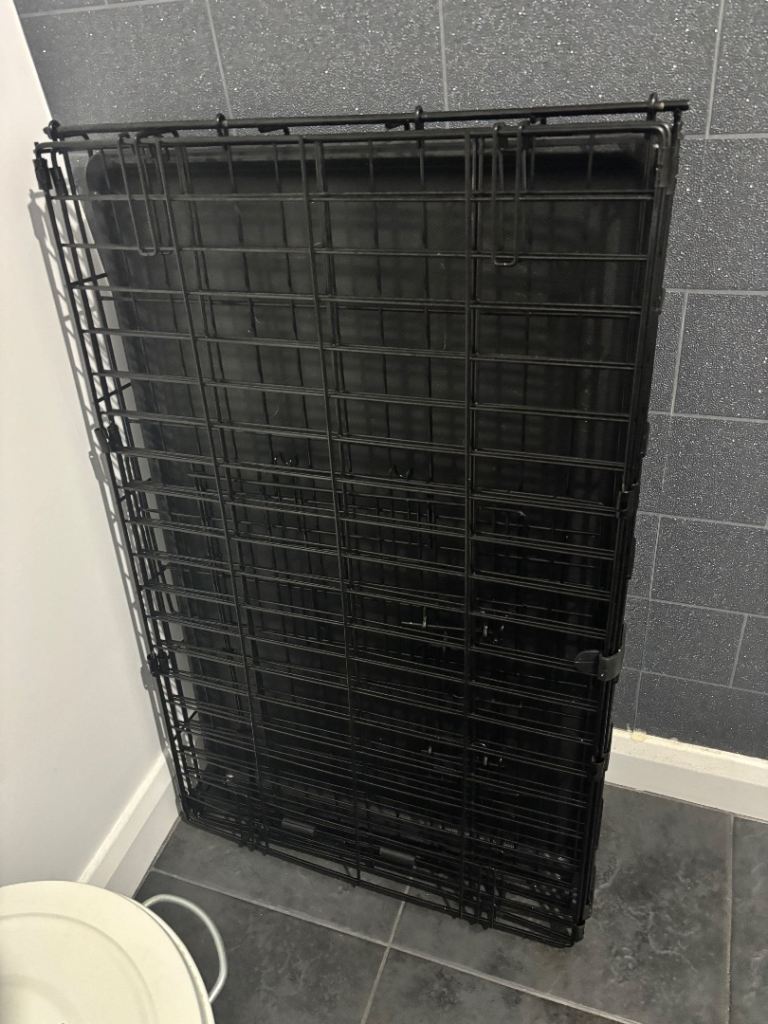 Medium dog crate 