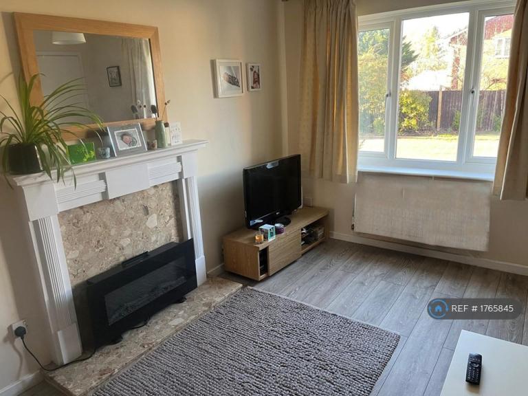 3 bedroom house in Berneshaw Close, Corby, NN18 (3 bed) (#1765845)