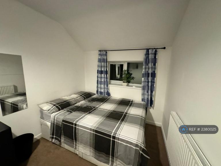 1 bedroom in Wells Court, Coventry, CV5 (#2380025)