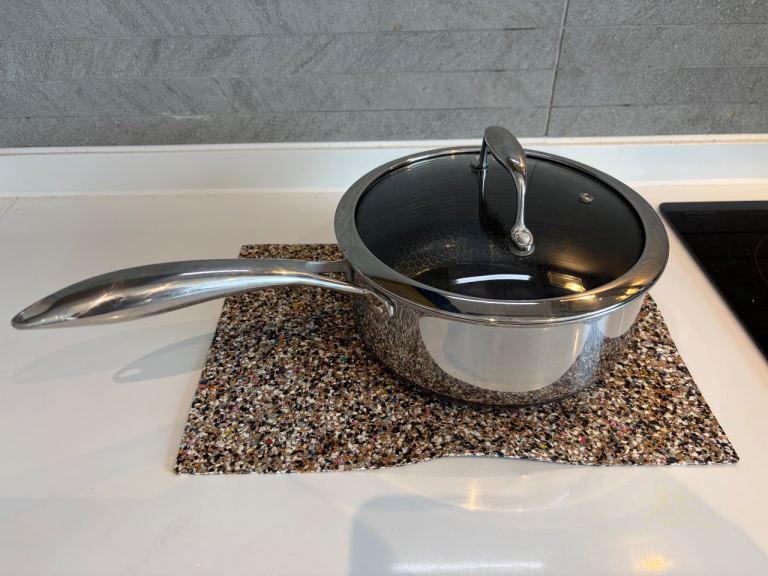 HexClad Hybrid Saucepan w/ Lid | Excellent Condition | Gordon Ramsay RRP £139