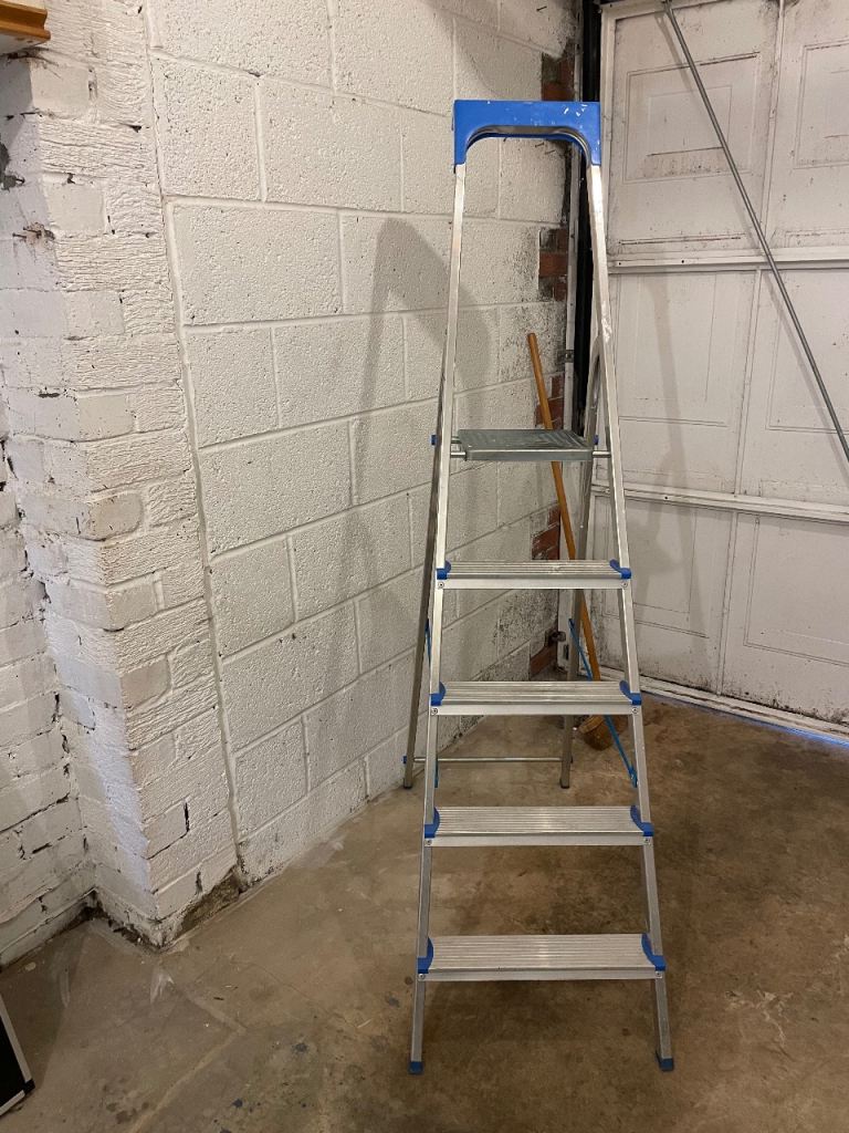 Aluminium Step Ladder - Good Condition