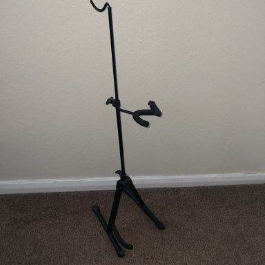 Black Violin Stand – Good Condition