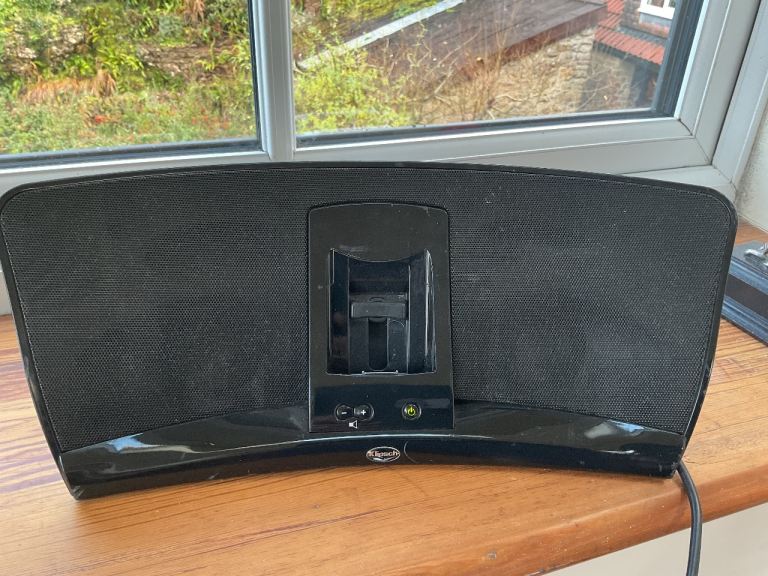 Klipsch ipod iphone docking speaker 
