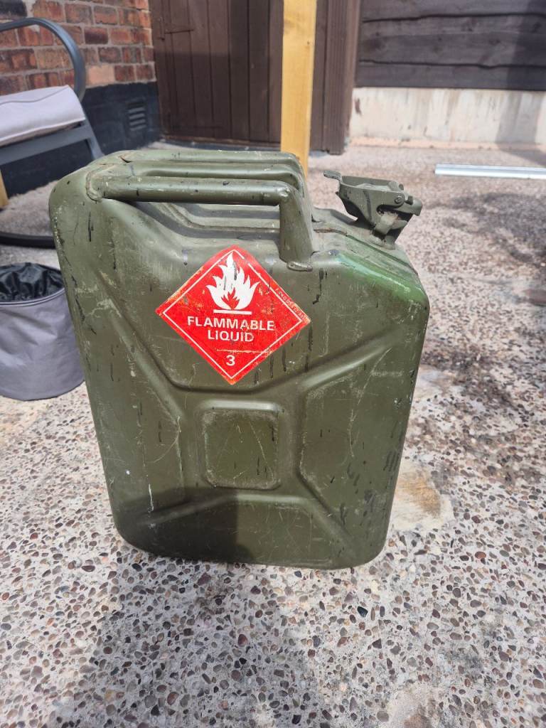 Jerry can , petrol diesel