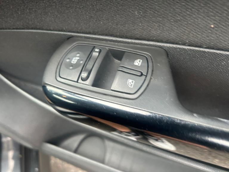 2013 Vauxhall Corsa 1.2 Limited Edition 3dr HATCHBACK Petrol Manual