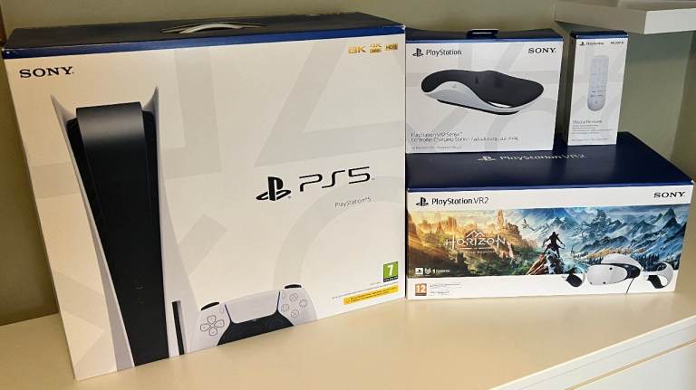 Playstation 5 Bundle - PS5, PCVR 2, Media Remote and Charging Stand for PSVR