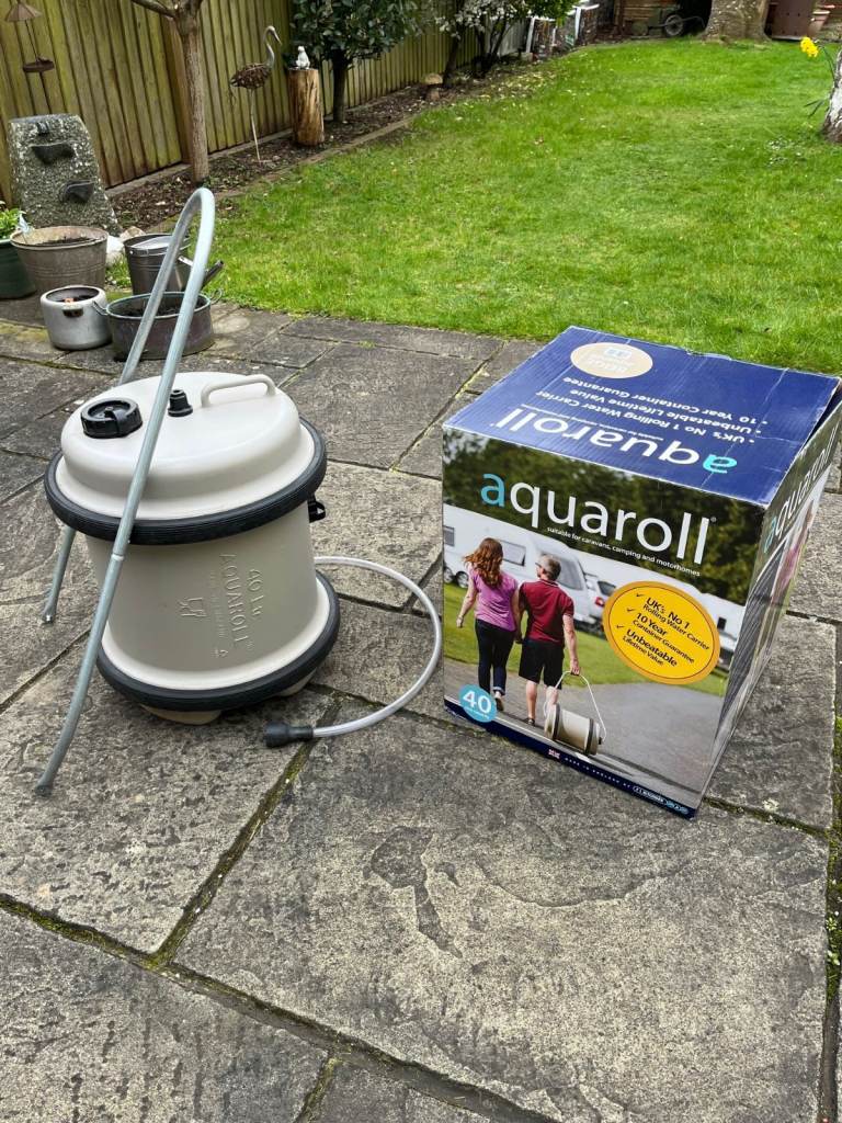 Aquaroll rolling water carrier