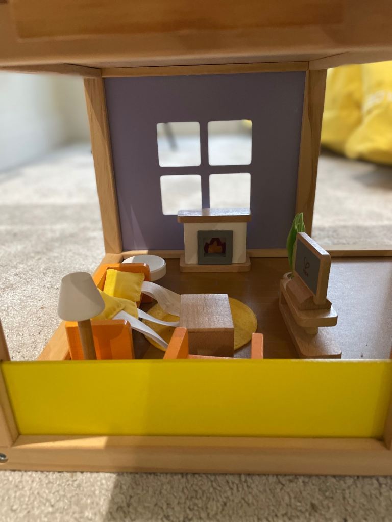 Hape Dolls House  *Complete set*