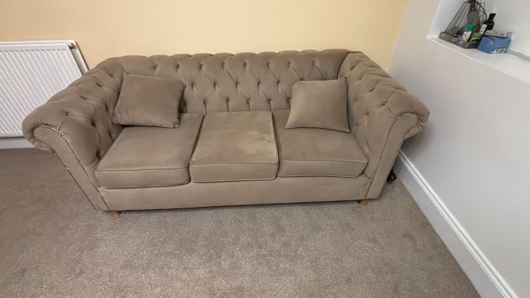 Luxury 4-Piece Chesterfield Sofa Set – Champagne Velvet