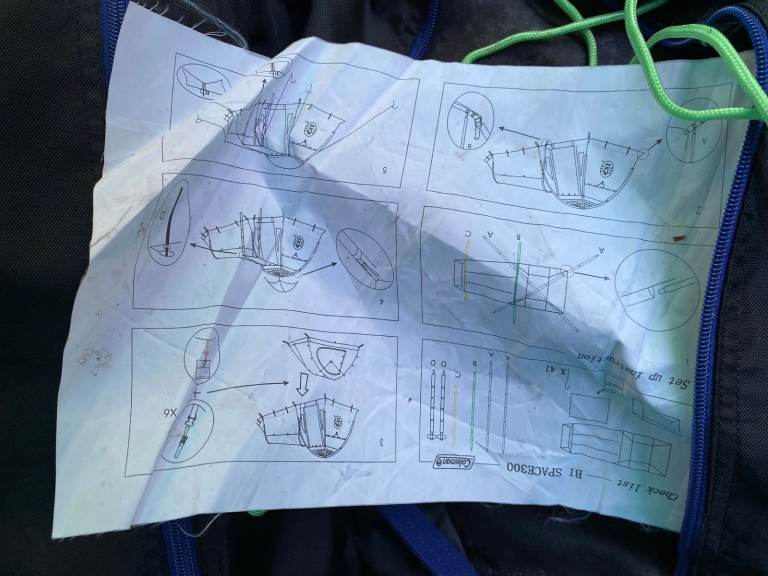 Coleman Tent + 2 Gas bottles + 2 camp beds