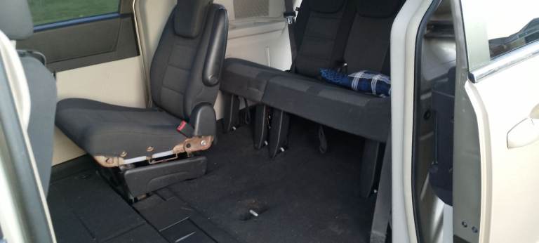 2010 Chrysler Grand Voyager, 2.8 Diesel, Automatic, 7 seats, tow hook, good condition