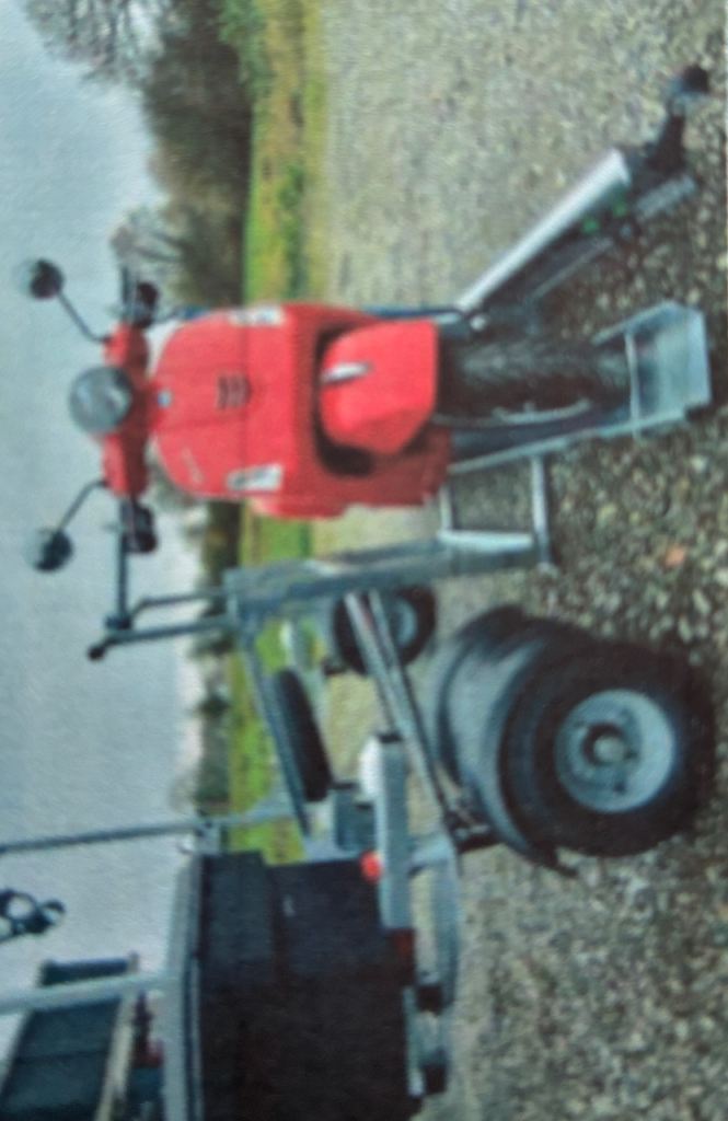Easy loading YoRemorque lateral motorbike/scooter trailer