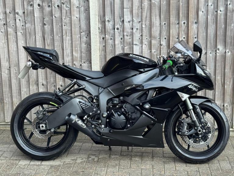 KAWASAKI NINJA ZX6R 2009 (09) SUPER SPORT + ONLY 6,800 MILES 