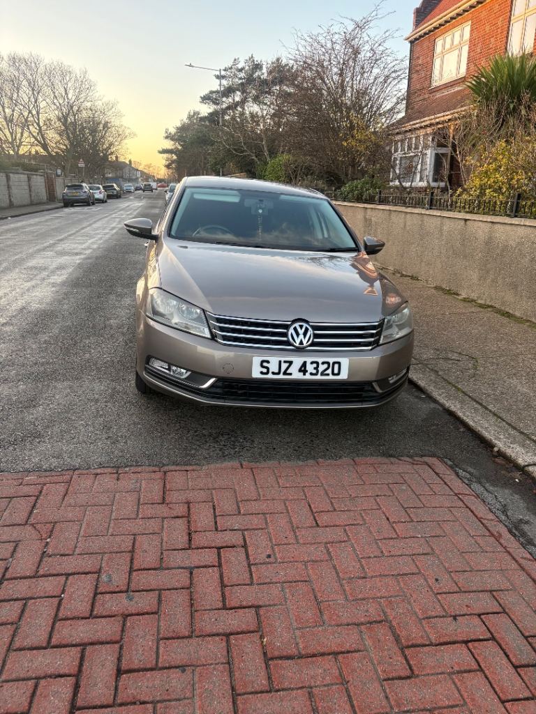 Volkswagen, PASSAT, Saloon, 2011, Manual, 1598 (cc), 4 doors