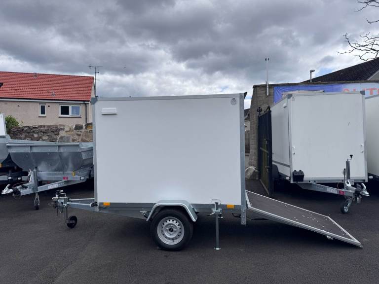 BRAND NEW 6FT X 4FT X 5FT SINGLE AXLE BOX TRAILER WITH RAMP DOOR 750KG