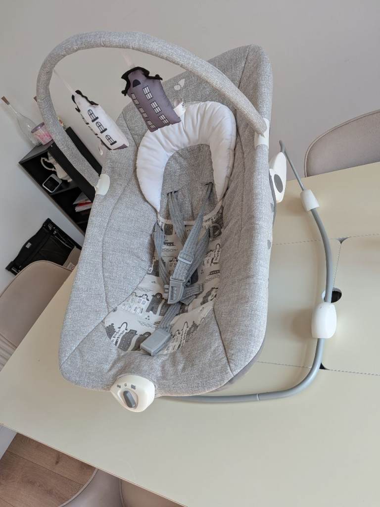 Joie baby bouncer 