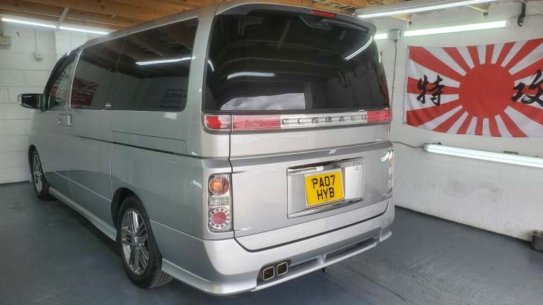Nissan Elgrand e51 rider 2.5 automatic 8 seater fresh japanese import 2007